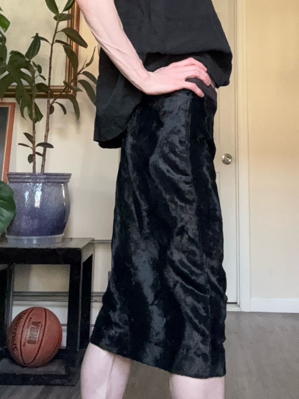 Viktor & Rolf Black Vegan Pony Fur Midi Pencil Skirt, Size 40 (sample) - Picture 8 of 9
